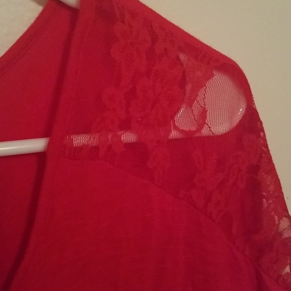 Red top - Picture 3 of 3